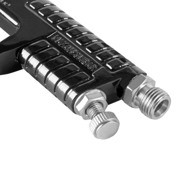 Detailaufnahme einer Farbspritzpistole mit einem maximalen Druck von 4,5 PSI oder 3 Bar.