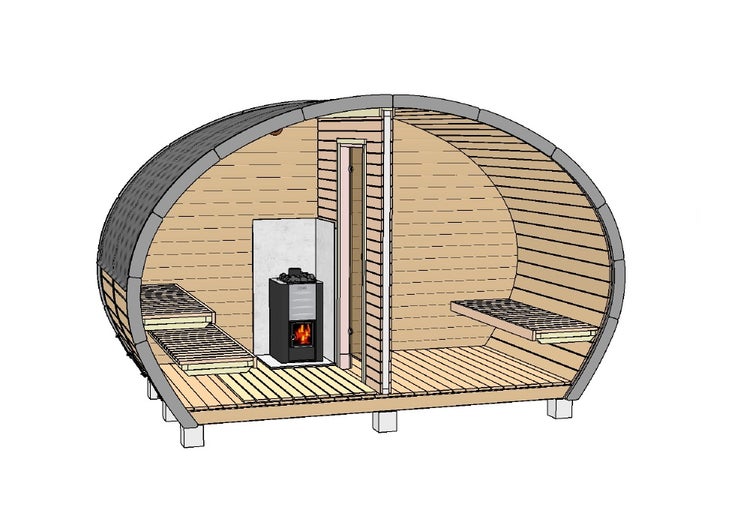 Innenansicht einer hölzernen Fasssauna mit zwei Räumen, einem Saunaofen mit Feuer, Holzbänken und einer Glastür.