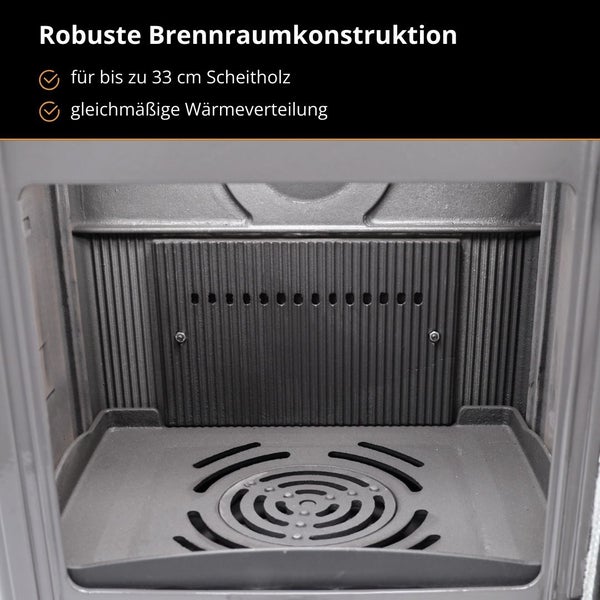 Robuste Brennraumkonstruktion für Scheitholz bis 33 Zentimeter und gleichmäßige Wärmeverteilung.