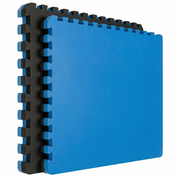 Zwei ineinandergreifende Bodenschutzmatten aus Schaumstoff mit Puzzle-Rand in Blau und Schwarz.