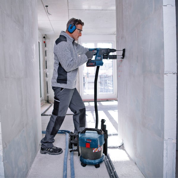 Bosch Akku-Bohrhammer GBH 18V-26 F mit SDS plus 18V / 2x 4,0 Ah Akku + Ladegerät inkl. Zubehör-Set in L-Boxx