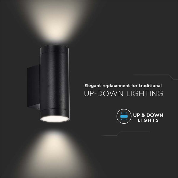 Moderne Wandleuchte für die Aussenbeleuchtung mit Lichtausstrahlung nach oben und unten.