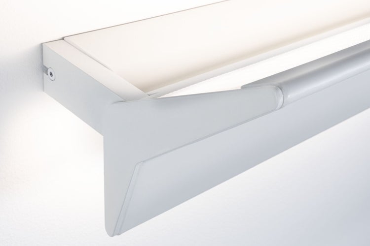 Detailansicht einer linearen LED Wandleuchte mit Metallgehäuse und indirekter Beleuchtung.