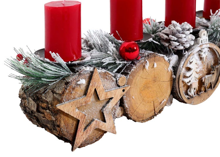 Adventskranz aus Holz mit roten Kerzen, Tannenzweigen, Stern und Weihnachtskugeln