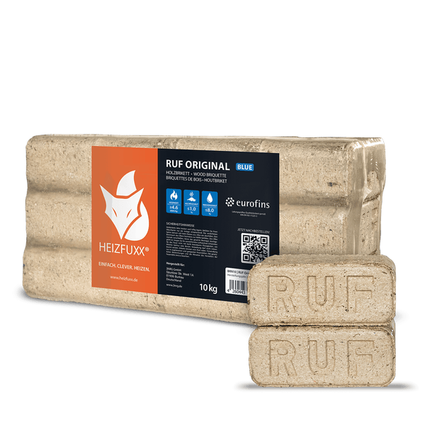 Heizfuxx RUF Original Holzbriketts, 10 Kilogramm Packung mit Heizfuxx Logo und zwei losen Briketts im Vordergrund.