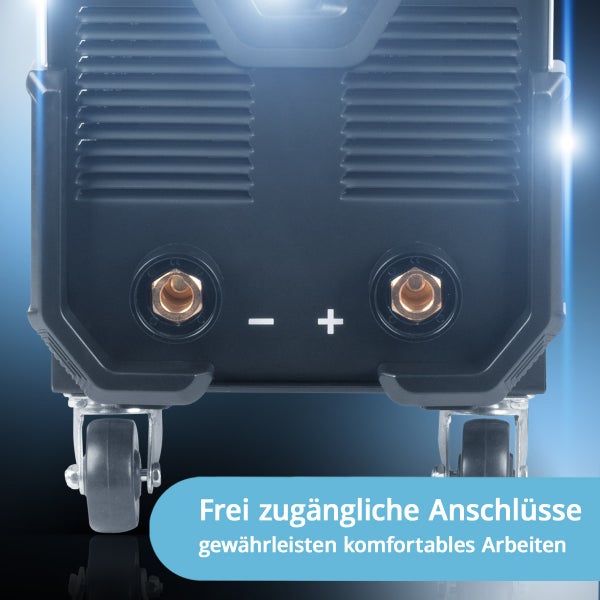 Rückansicht eines Schweissgeräts mit Anschlüssen und Rollen