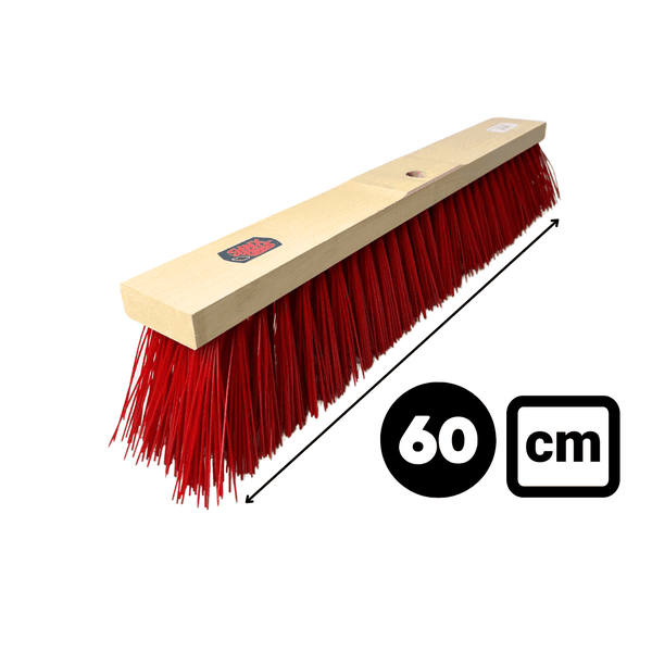 Besen mit Holzstiel und 60 Zentimeter Breite
