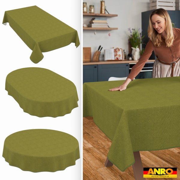 Tischdecke in rechteckiger, ovaler und runder Form sowie eine Frau, die eine Tischdecke auf einem Holztisch in einer hellen Küche glättet. ANRO Logo.