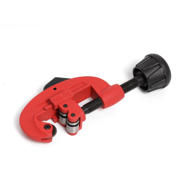 Rohrabschneider für Rohre von ein achtel bis ein ein achtel Zoll Durchmesser, rotes Metallgehäuse und schwarzer Drehgriff.