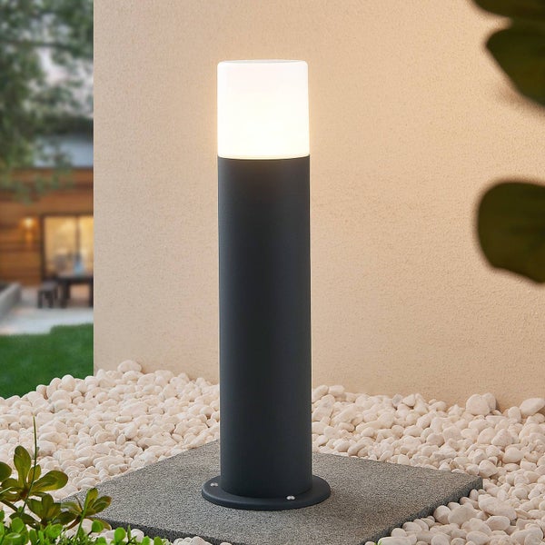 Lindby Außenleuchte Tabyn (spritzwassergeschützt (Modern) in Schwarz aus Aluminium (1 flammig, E27) - Wegeleuchte Pollerleuchte Wegelampe Sockelleuchte