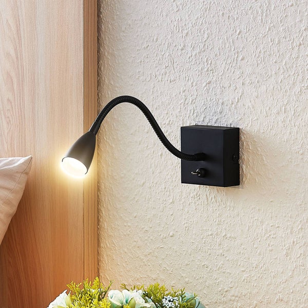 Lindby LED Wandleuchte, Wandlampe Innen Jolka (Modern) in Schwarz aus Metall (1 flammig ) - Wandstrahler Wandbeleuchtung Schlafzimmer / Wohnzimmer Schlafzimmerleuchte