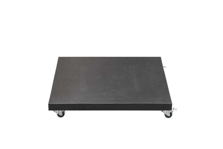 Quadratischer schwarzer Pflanzenroller aus Metall mit vier Lenkrollen.