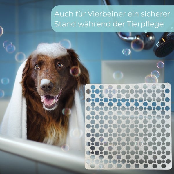 Rutschfeste Badewannenmatte vor Hund in Badewanne mit Schaum.