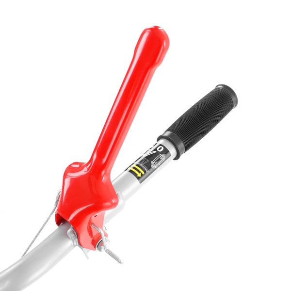 Detailaufnahme eines roten Hebels und eines schwarzen Griffs an einem Gartengerät.