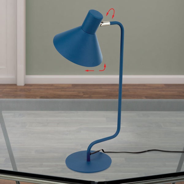 Blaue Schreibtischlampe mit verstellbarem Lampenschirm auf einem Tisch