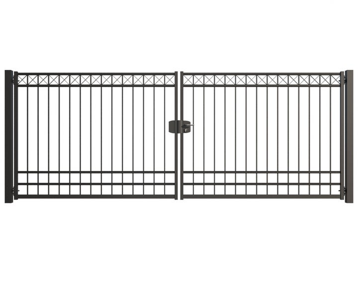 Doppeltor aus Metall mit Schloss