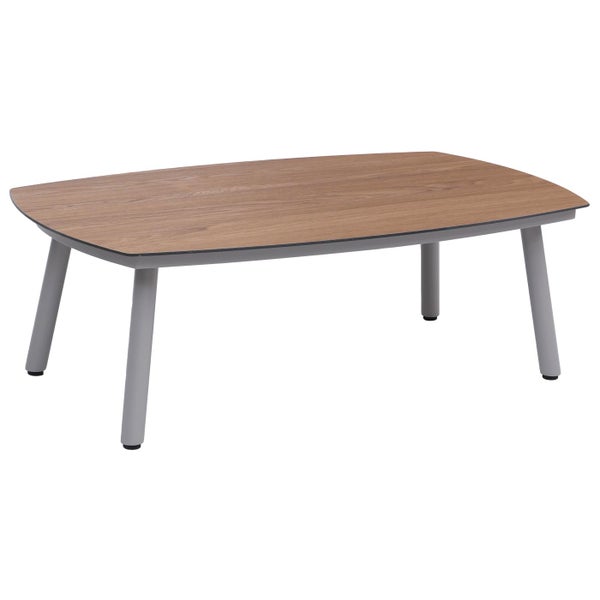 Loungetisch mit Tischplatte in Holzoptik und grauem Metallgestell.