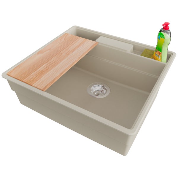 Spülbecken mit Schneidebrett, Spülmittel und Schwamm