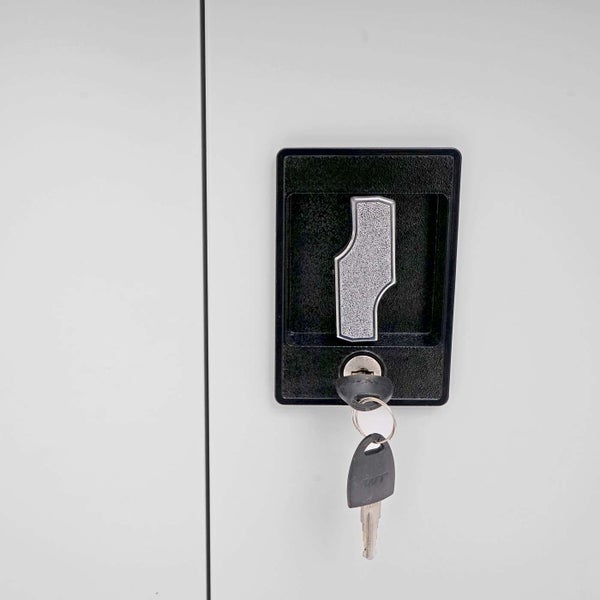 Schloss mit Schlüssel für einen Werkzeugschrank
