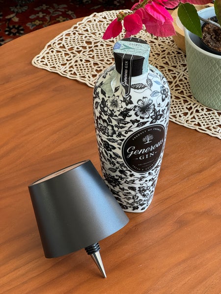 LED Lampe Tischlampe und Flaschenlampe, Farbe Schwarz, kabellos, dimmbar, aufladbar USB, zum Aufstecken auf Flaschen für zu Hause, Restaurants, Hotels, Bars
