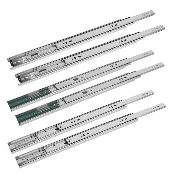 Mehrere Schubladenauszüge aus Metall.