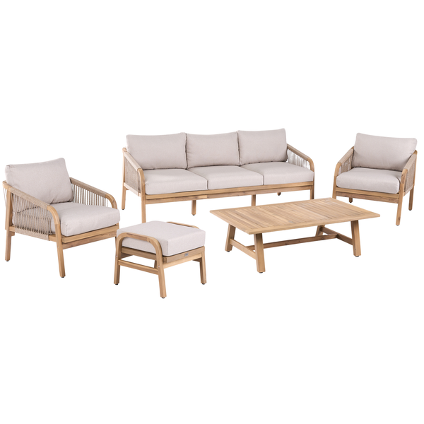 Garten-Lounge-Set aus Holz bestehend aus 3-Sitzer-Sofa, zwei Sesseln, Hocker und Tisch, mit beigen Sitzkissen und Seilbespannung.