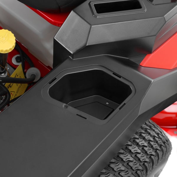 Loncin Motor mit 546 Kubikzentimetern Hubraum in einem roten Hecht Aufsitzmäher.