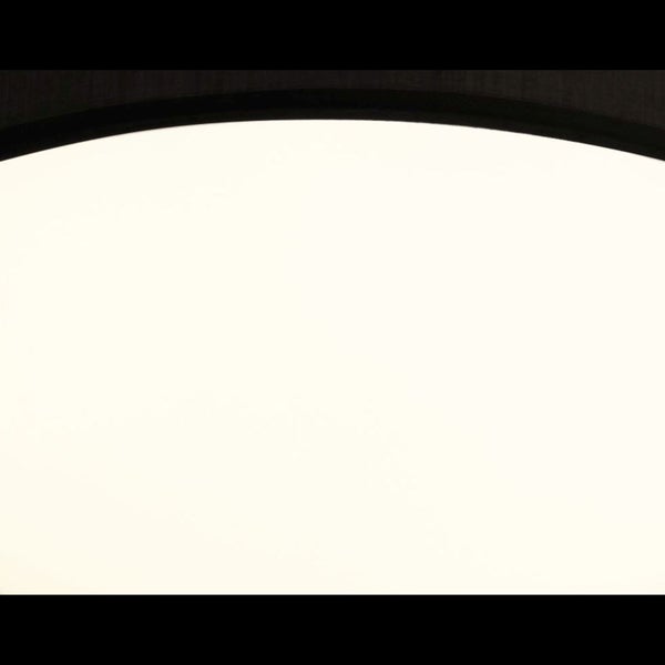 Nahaufnahme einer Deckenleuchte mit runder Form