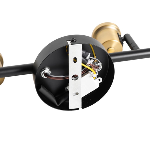 Detailansicht der Deckenhalterung einer schwarzen Leuchte mit Montagebügel und sichtbarer elektrischer Verkabelung.