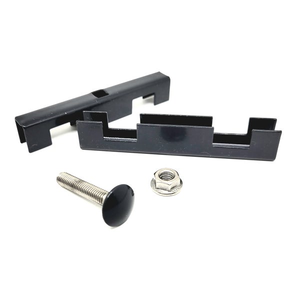 Befestigungsmaterial für Sanitärinstallationen, bestehend aus Schrauben, Muttern und Halterungen