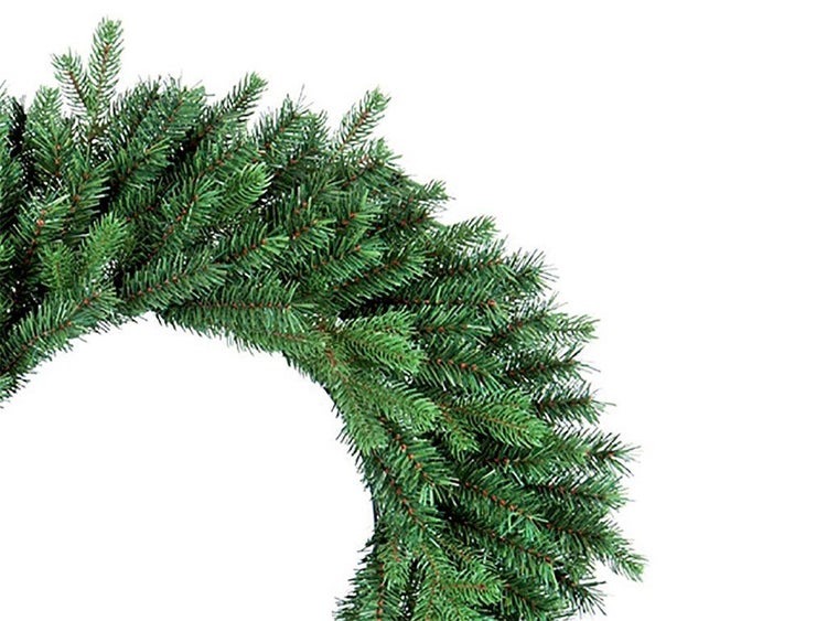 Künstlicher Tannenkranz für weihnachtliche Dekorationen.