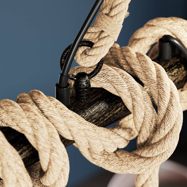 Nahaufnahme einer Hängeleuchte mit Seil