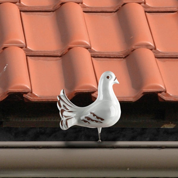 Dachfigur Taube aus Keramik als Dachschmuck für den First.