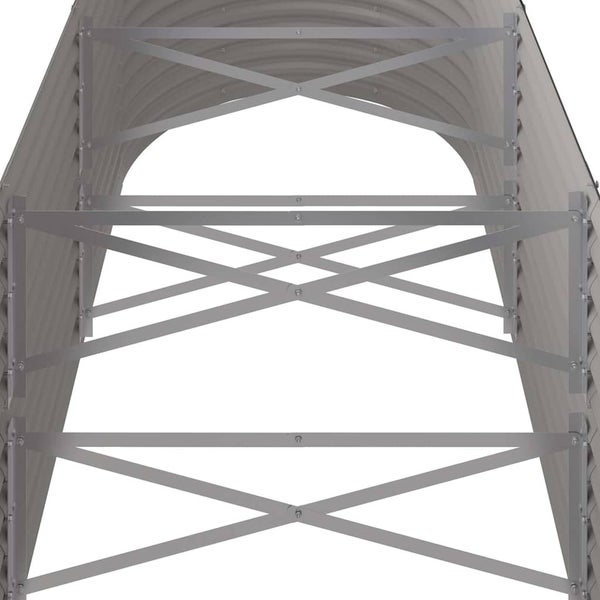 Stabiler Metallunterbau für ein Gewächshaus mit X-förmiger Verstrebung zur Stabilisierung der Bogenkonstruktion.
