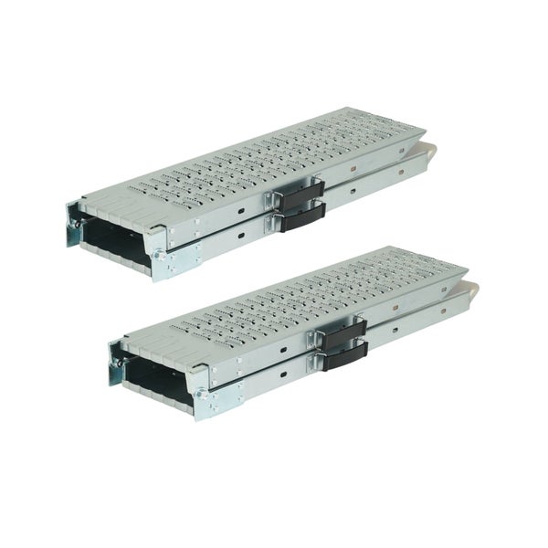 Klappbare Auffahrrampen aus verzinktem Stahl im Zweierset mit Tragegriffen und gelochter, rutschhemmender Oberfläche.