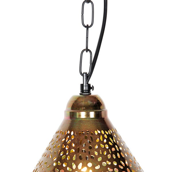 Goldfarbene Hängeleuchte mit Kettenaufhängung