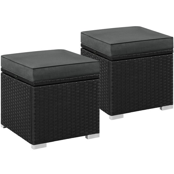 Zwei schwarze Rattanhocker mit Kissen