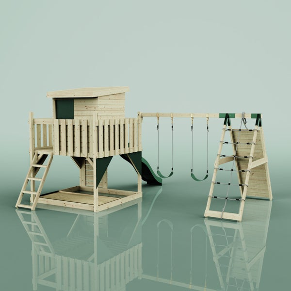Spielturm aus Holz mit Spielhaus, Rutsche, zwei Schaukeln, Sandkasten und Kletterwand.