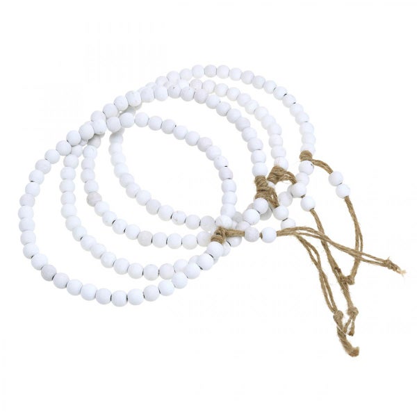 Dekorative Girlande aus Holzperlen mit Kordel