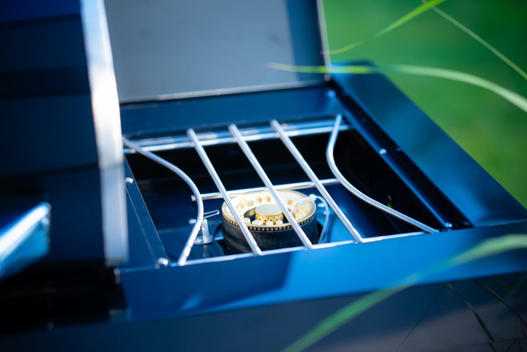 GORILLER GrillMaster Fusion MAX Rockster 243x58x90cm 6-Brenner + Seitenbrenner + Heckbrenner (inkl. Rotisserie, Granitarbeitsfläche und Innenraumbeleuchtung)