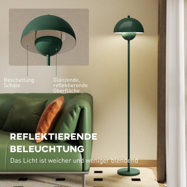 Grüne Stehlampe im Wohnzimmer mit reflektierendem Licht