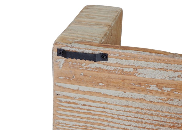 Holzregal mit Aufhängevorrichtung für die Wandmontage
