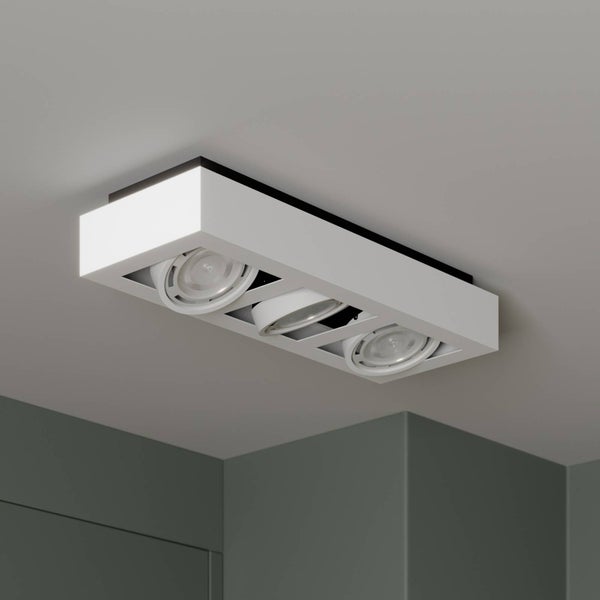 Deckenleuchte mit drei Strahlern