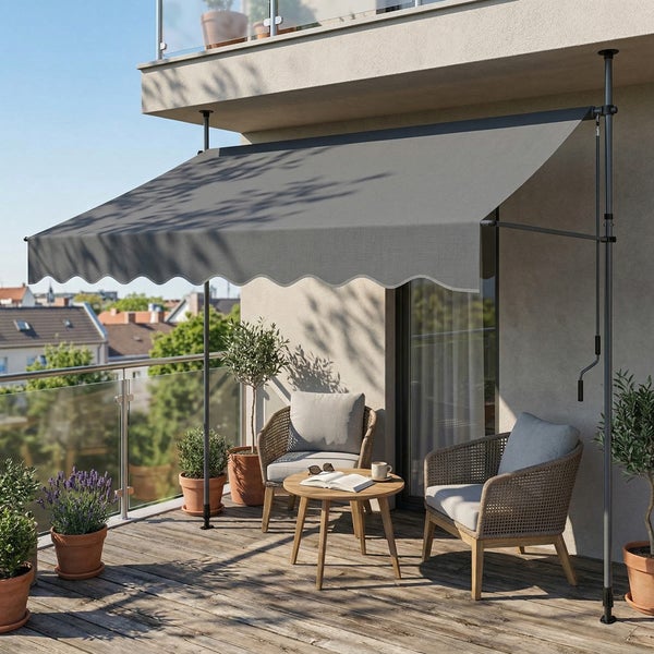 Klemmmarkise mit grauem Stoff, dunklem Gestell und gewelltem Volant für Balkon oder Terrasse.
