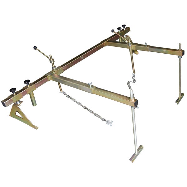 Motorbrücke aus Metall mit verstellbaren Trägern und Ketten zur Motoraufhängung.