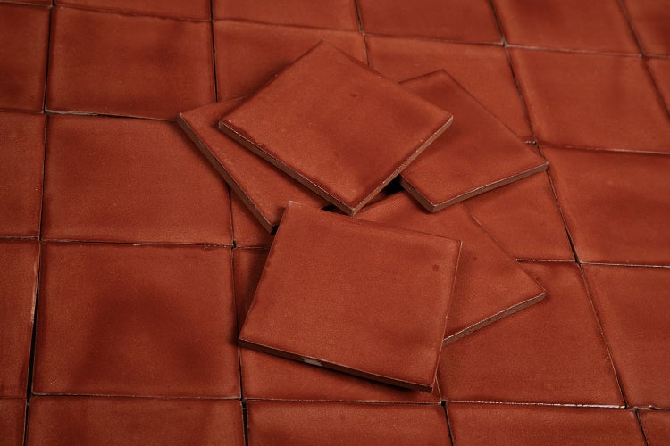 Quadratische Keramikfliesen