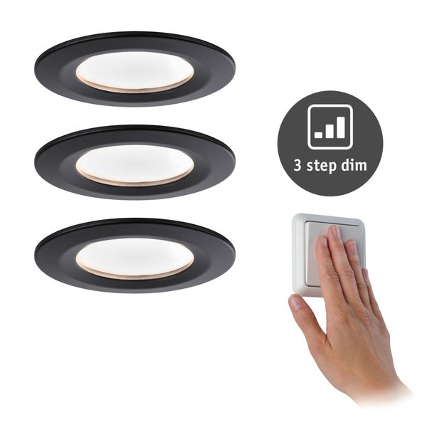 Set mit drei LED Einbaustrahlern inklusive technischer Zeichnung der Einbaumaße und einer fünf Jahre Garantie Angabe.