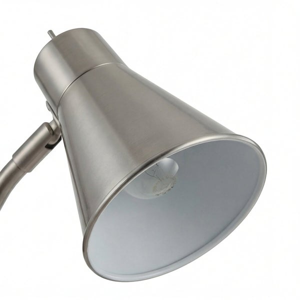 Detailaufnahme einer Schreibtischlampe aus Metall