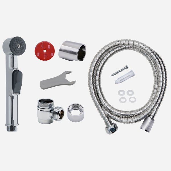 Hand hält Bidetdusche mit laufendem Wasser