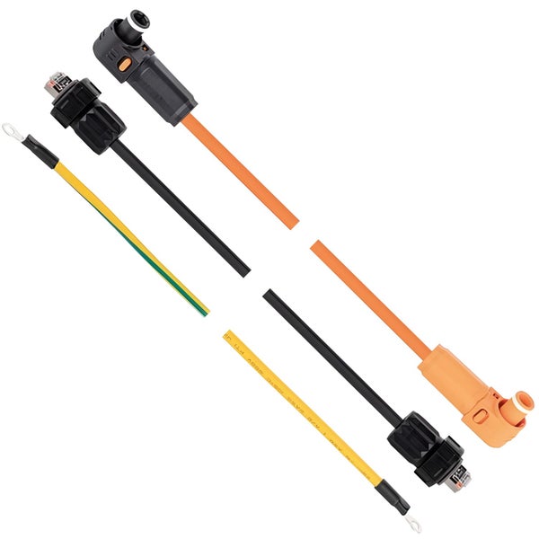 Kabelset bestehend aus Hochvoltkabeln mit Winkelsteckern, einem Kommunikationskabel und einer Erdungsleitung mit Ringkabelschuhen.